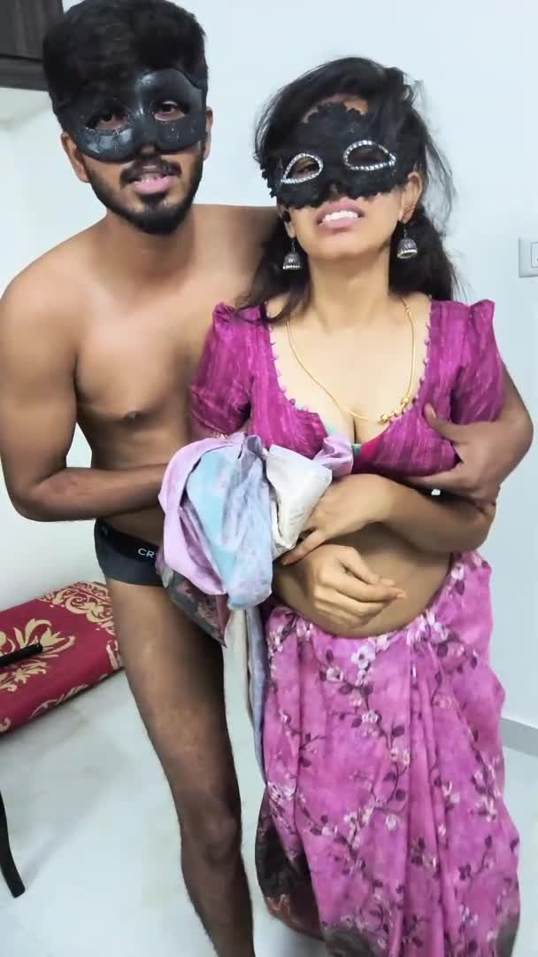 NAUGHTY_INDIAN_COUPLE